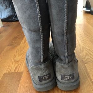 Women’s Gray Ugg’s